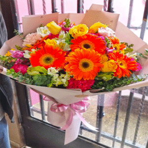 Ramo de rosas con gerberas